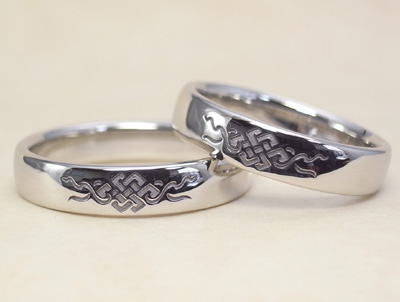 八吉祥を彫刻した指輪