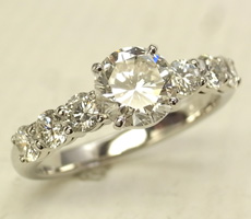 シンプルな1ctのエンゲージ(1カラット)