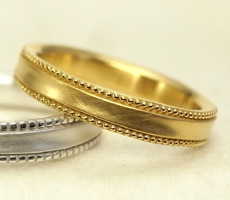 やさしいフォルムの結婚指輪